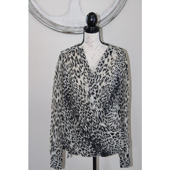 Kenneth Cole Women’s Blouse faux wrap animal print gray V-neck Size M - Picture 1 of 10